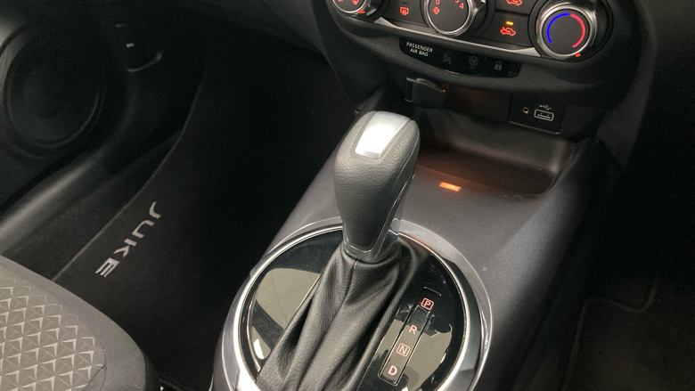 Nissan Juke 1.0 DiG-T 114 Acenta 5dr DCT Petrol Hatchback